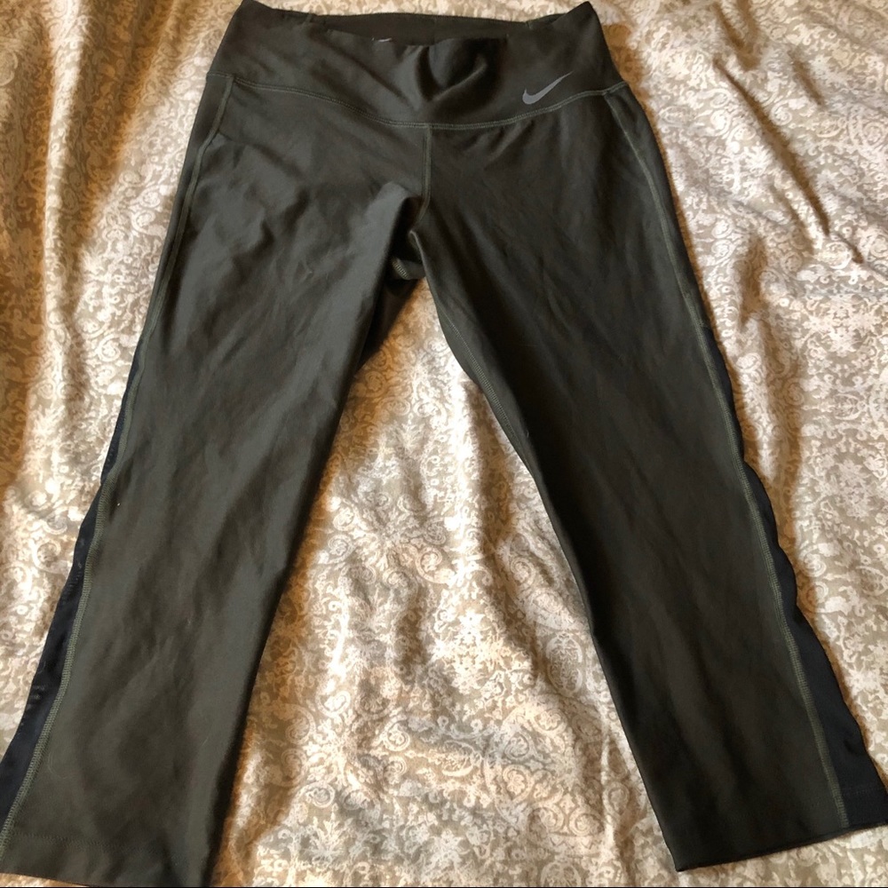 - Nike Hunter green leggings
